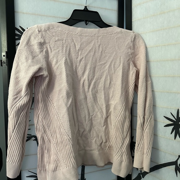 Light pink sweater size small - Picture 2 of 3